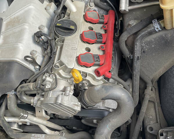 Серый Ауди Ку 7, объемом двигателя 3 л и пробегом 181 тыс. км за 19200 $, фото 24 на Automoto.ua