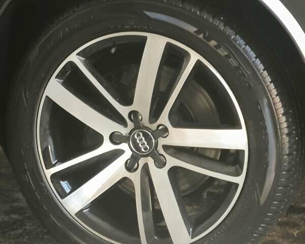 Серый Ауди Ку 7, объемом двигателя 3 л и пробегом 330 тыс. км за 18000 $, фото 4 на Automoto.ua