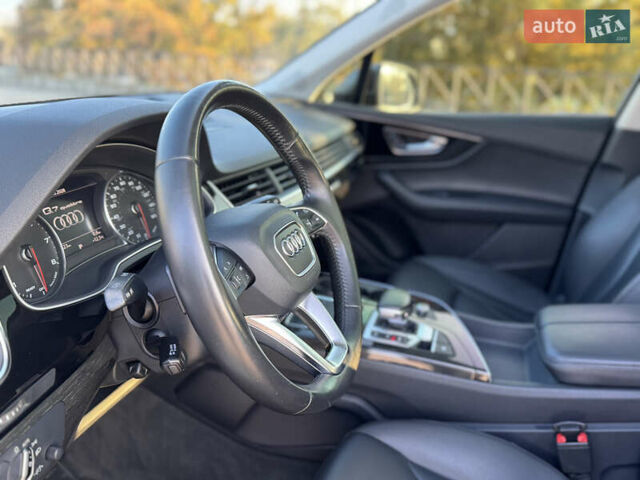 Ауді Ку 7 2015 у Харкові на Automoto.ua Сірий Ауді Ку 7, об'ємом двигуна 3 л та пробігом 177 тис. км за 22999 $, фото 24 на Automoto.ua