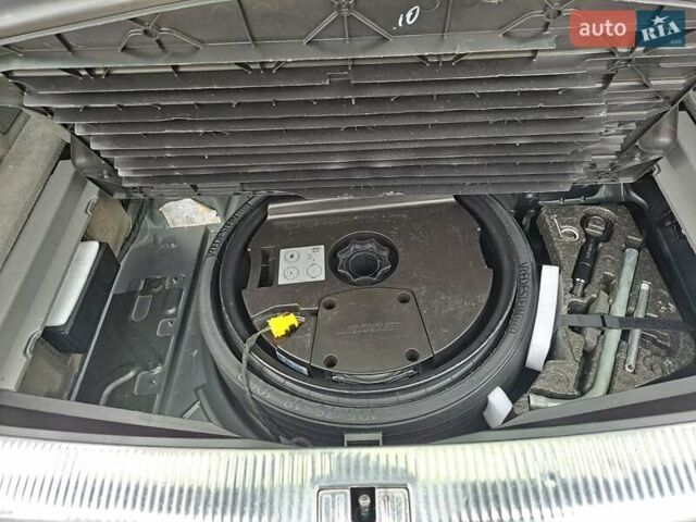 Сірий Ауді Ку 7, об'ємом двигуна 3 л та пробігом 262 тис. км за 23400 $, фото 20 на Automoto.ua