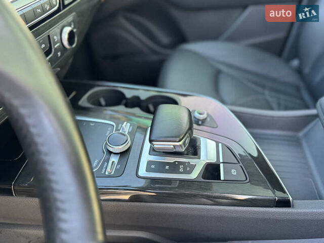 Сірий Ауді Ку 7, об'ємом двигуна 3 л та пробігом 178 тис. км за 22999 $, фото 9 на Automoto.ua