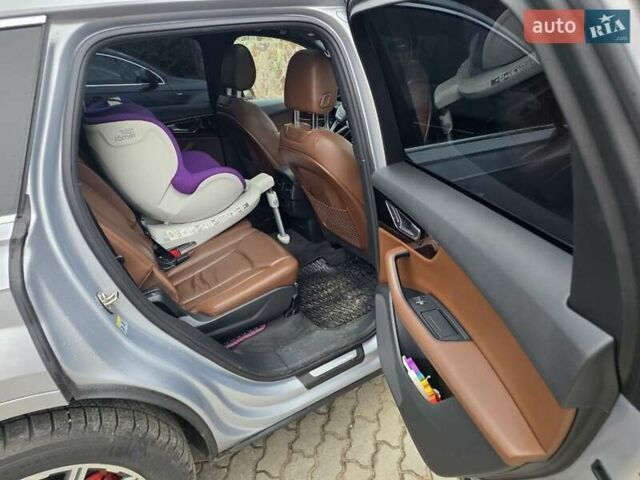 Серый Ауди Ку 7, объемом двигателя 3 л и пробегом 248 тыс. км за 25000 $, фото 25 на Automoto.ua