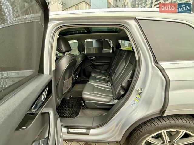 Серый Ауди Ку 7, объемом двигателя 3 л и пробегом 415 тыс. км за 24999 $, фото 81 на Automoto.ua