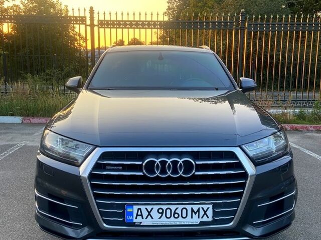 Серый Ауди Ку 7, объемом двигателя 3 л и пробегом 216 тыс. км за 32500 $, фото 1 на Automoto.ua