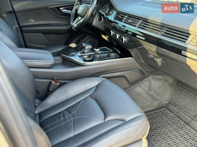 Серый Ауди Ку 7, объемом двигателя 3 л и пробегом 177 тыс. км за 21999 $, фото 31 на Automoto.ua