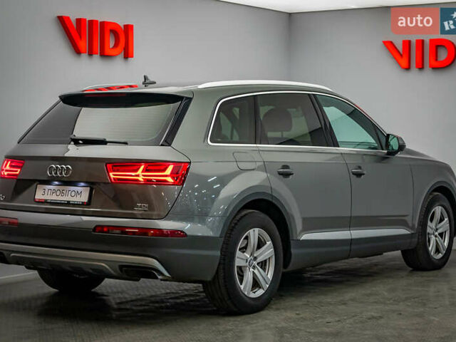 Серый Ауди Ку 7, объемом двигателя 3 л и пробегом 208 тыс. км за 31521 $, фото 1 на Automoto.ua