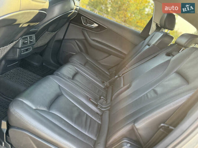 Сірий Ауді Ку 7, об'ємом двигуна 3 л та пробігом 177 тис. км за 22999 $, фото 12 на Automoto.ua