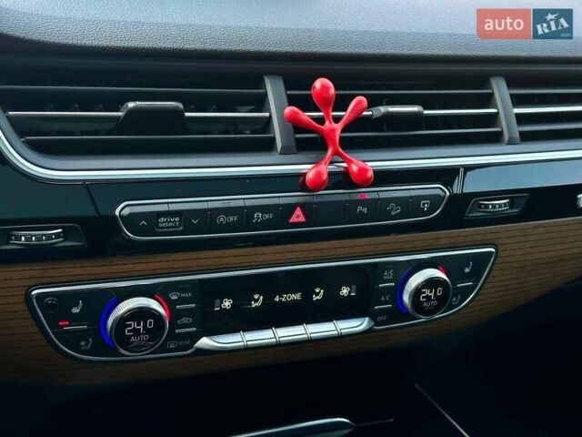 Сірий Ауді Ку 7, об'ємом двигуна 3 л та пробігом 160 тис. км за 32999 $, фото 40 на Automoto.ua