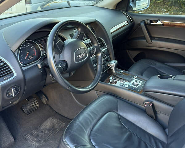 Серый Ауди Ку 7, объемом двигателя 3 л и пробегом 133 тыс. км за 15500 $, фото 10 на Automoto.ua