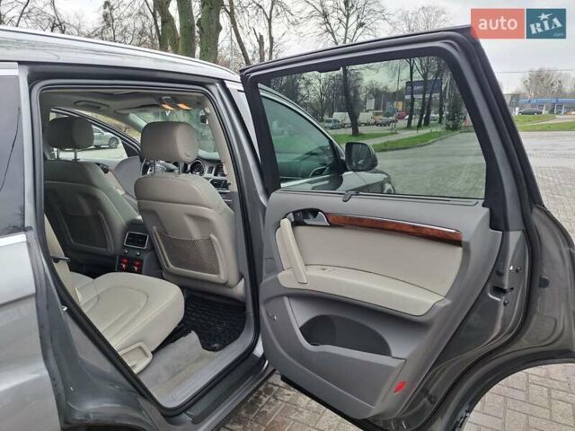 Сірий Ауді Ку 7, об'ємом двигуна 3 л та пробігом 262 тис. км за 23400 $, фото 3 на Automoto.ua