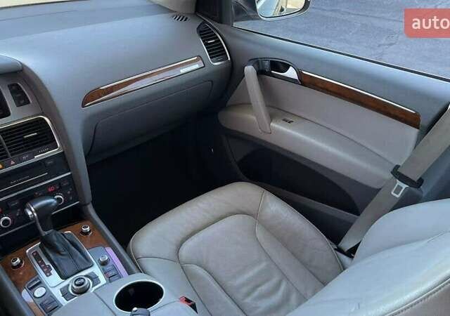 Серый Ауди Ку 7, объемом двигателя 3 л и пробегом 146 тыс. км за 5400 $, фото 25 на Automoto.ua