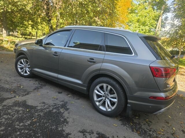 Ауді Ку 7 2015 у Мукачеве на Automoto.ua Сірий Ауді Ку 7, об'ємом двигуна 3 л та пробігом 216 тис. км за 33500 $, фото 4 на Automoto.ua