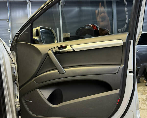 Серый Ауди Ку 7, объемом двигателя 3 л и пробегом 97 тыс. км за 14950 $, фото 13 на Automoto.ua