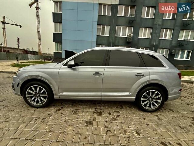 Серый Ауди Ку 7, объемом двигателя 3 л и пробегом 415 тыс. км за 24999 $, фото 5 на Automoto.ua