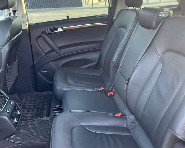 Сірий Ауді Ку 7, об'ємом двигуна 3 л та пробігом 235 тис. км за 22400 $, фото 7 на Automoto.ua