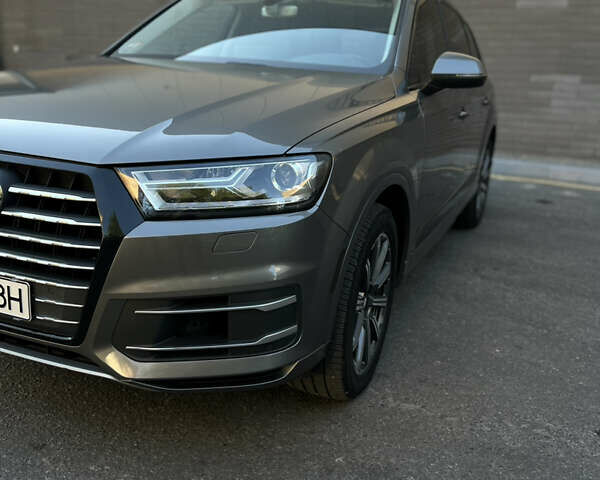 Серый Ауди Ку 7, объемом двигателя 3 л и пробегом 160 тыс. км за 24000 $, фото 3 на Automoto.ua