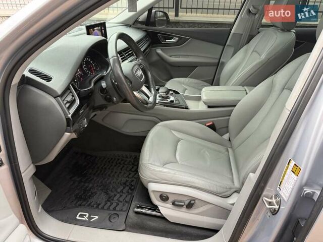 Сірий Ауді Ку 7, об'ємом двигуна 3 л та пробігом 180 тис. км за 26500 $, фото 35 на Automoto.ua