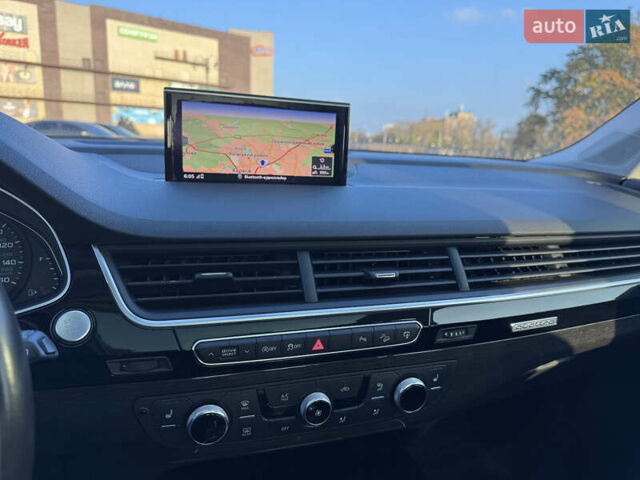 Серый Ауди Ку 7, объемом двигателя 3 л и пробегом 177 тыс. км за 21999 $, фото 5 на Automoto.ua