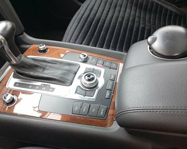 Сірий Ауді Ку 7, об'ємом двигуна 2.99 л та пробігом 116 тис. км за 18500 $, фото 22 на Automoto.ua