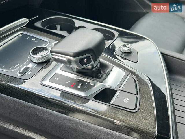 Сірий Ауді Ку 7, об'ємом двигуна 3 л та пробігом 138 тис. км за 23499 $, фото 76 на Automoto.ua