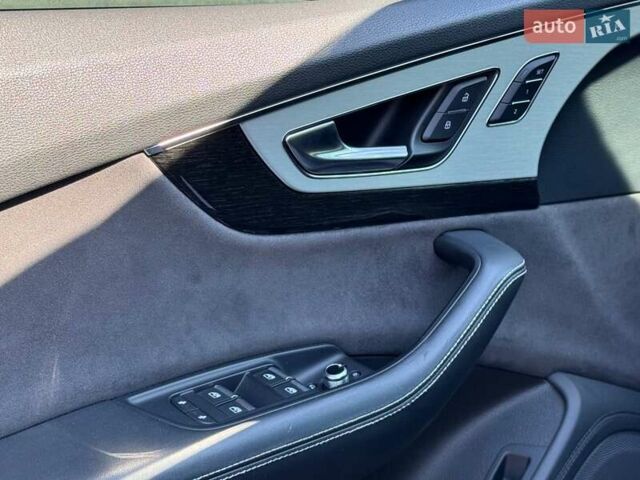 Сірий Ауді Ку 7, об'ємом двигуна 3 л та пробігом 252 тис. км за 37800 $, фото 22 на Automoto.ua