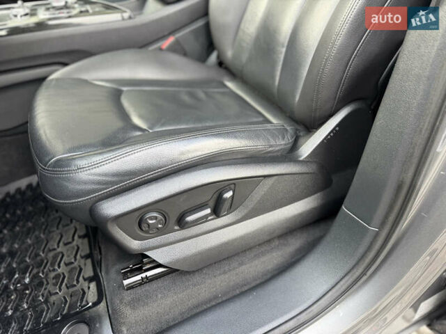 Сірий Ауді Ку 7, об'ємом двигуна 3 л та пробігом 181 тис. км за 23800 $, фото 20 на Automoto.ua