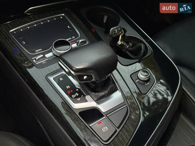 Серый Ауди Ку 7, объемом двигателя 3 л и пробегом 140 тыс. км за 25500 $, фото 18 на Automoto.ua