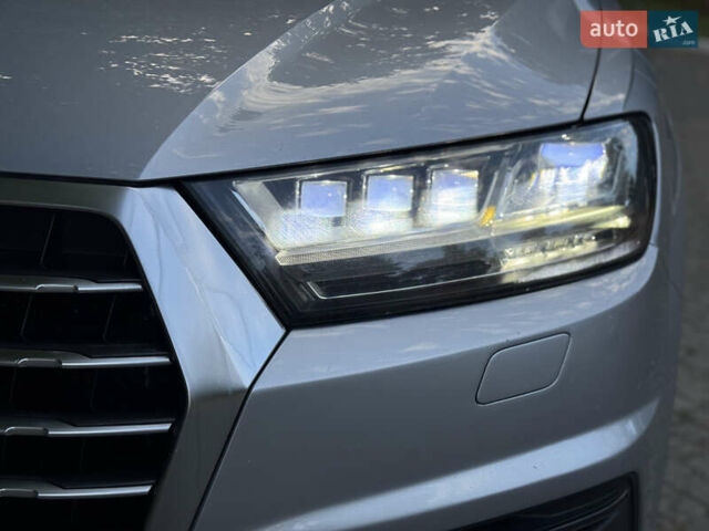Серый Ауди Ку 7, объемом двигателя 2.97 л и пробегом 207 тыс. км за 32500 $, фото 11 на Automoto.ua