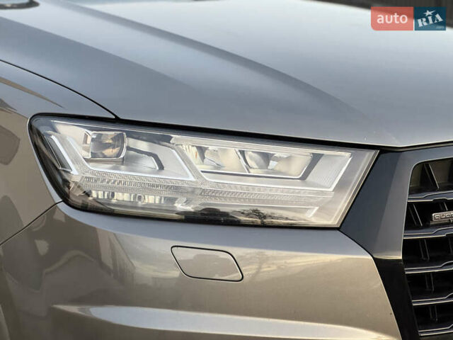 Серый Ауди Ку 7, объемом двигателя 3 л и пробегом 257 тыс. км за 35000 $, фото 12 на Automoto.ua