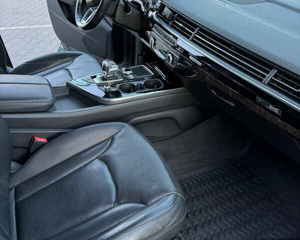 Серый Ауди Ку 7, объемом двигателя 3 л и пробегом 212 тыс. км за 25000 $, фото 33 на Automoto.ua