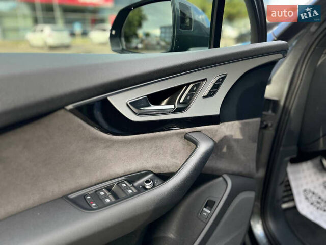 Серый Ауди Ку 7, объемом двигателя 3 л и пробегом 160 тыс. км за 40000 $, фото 6 на Automoto.ua