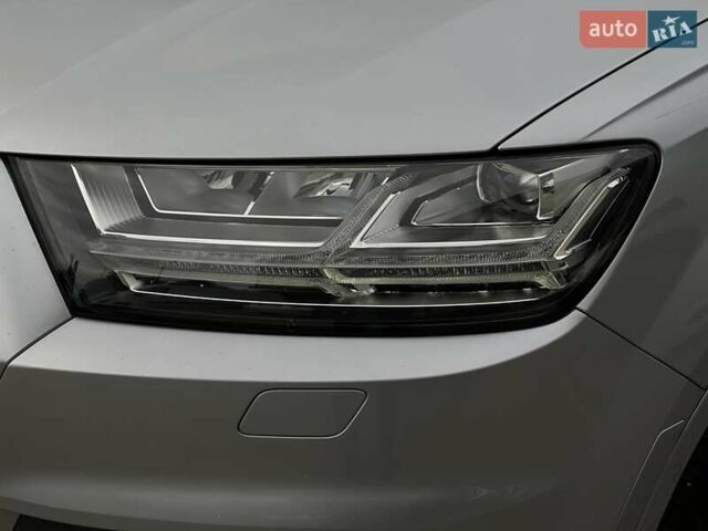 Ауди Ку 7 2016 в Мукачеве на Automoto.ua Серый Ауди Ку 7, объемом двигателя 3 л и пробегом 194 тыс. км за 28900 $, фото 4 на Automoto.ua