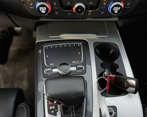 Серый Ауди Ку 7, объемом двигателя 3 л и пробегом 257 тыс. км за 35000 $, фото 23 на Automoto.ua