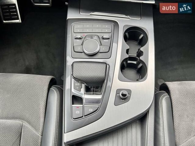 Серый Ауди Ку 7, объемом двигателя 2.97 л и пробегом 219 тыс. км за 36999 $, фото 33 на Automoto.ua