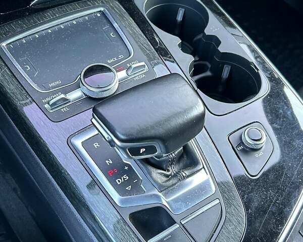 Сірий Ауді Ку 7, об'ємом двигуна 3 л та пробігом 153 тис. км за 28000 $, фото 30 на Automoto.ua