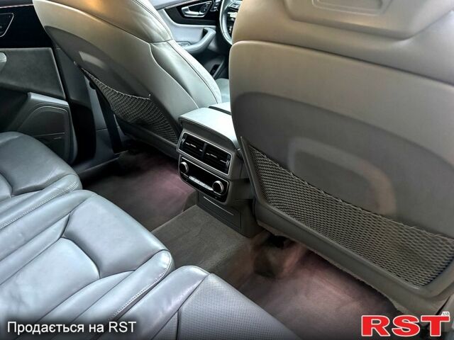 Серый Ауди Ку 7, объемом двигателя 3 л и пробегом 180 тыс. км за 33000 $, фото 3 на Automoto.ua