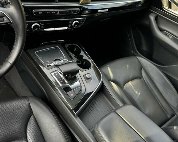 Сірий Ауді Ку 7, об'ємом двигуна 3 л та пробігом 147 тис. км за 26999 $, фото 15 на Automoto.ua