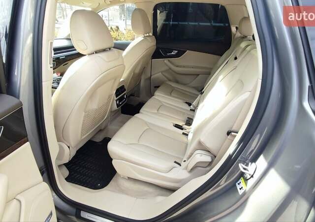 Сірий Ауді Ку 7, об'ємом двигуна 3 л та пробігом 213 тис. км за 26999 $, фото 8 на Automoto.ua