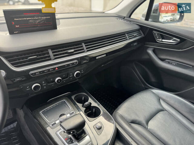 Сірий Ауді Ку 7, об'ємом двигуна 3 л та пробігом 181 тис. км за 23800 $, фото 25 на Automoto.ua