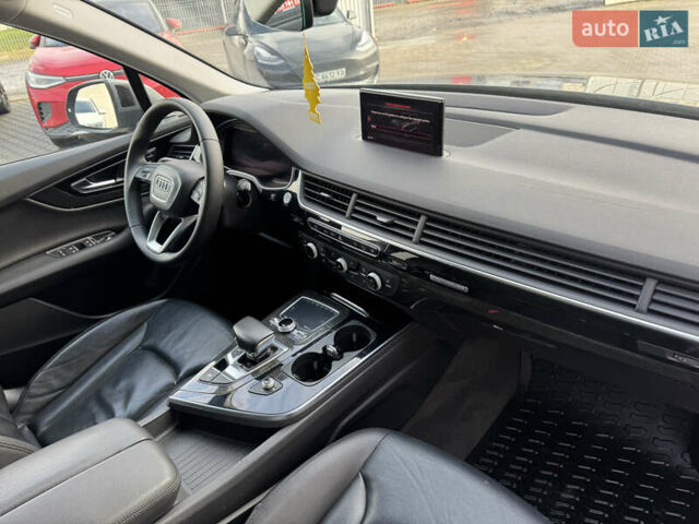 Сірий Ауді Ку 7, об'ємом двигуна 3 л та пробігом 181 тис. км за 23800 $, фото 36 на Automoto.ua