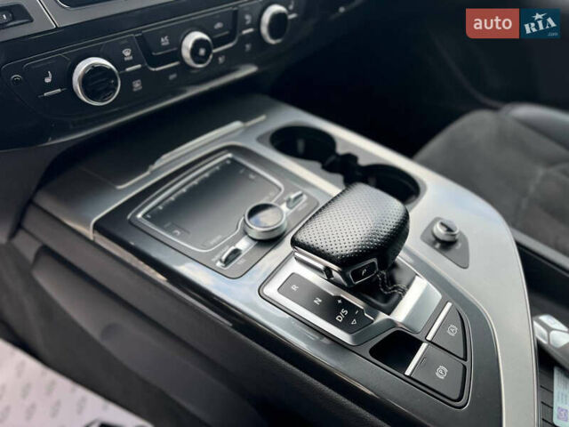 Серый Ауди Ку 7, объемом двигателя 3 л и пробегом 160 тыс. км за 40000 $, фото 10 на Automoto.ua