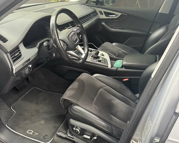 Серый Ауди Ку 7, объемом двигателя 2.97 л и пробегом 180 тыс. км за 34000 $, фото 10 на Automoto.ua