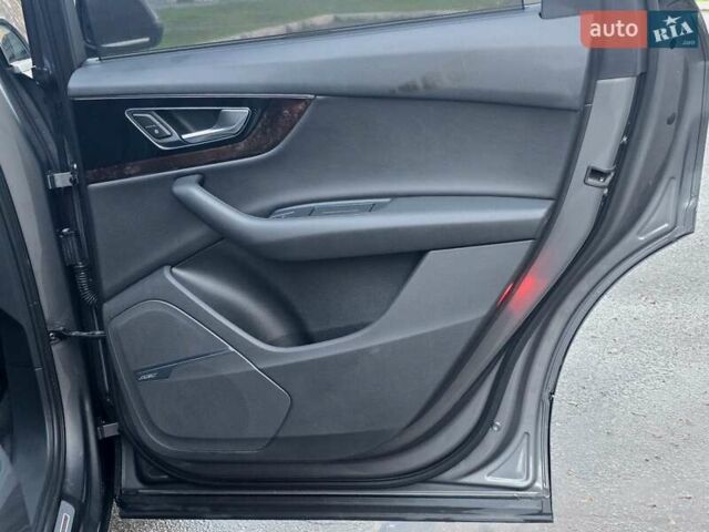 Серый Ауди Ку 7, объемом двигателя 3 л и пробегом 230 тыс. км за 24500 $, фото 27 на Automoto.ua