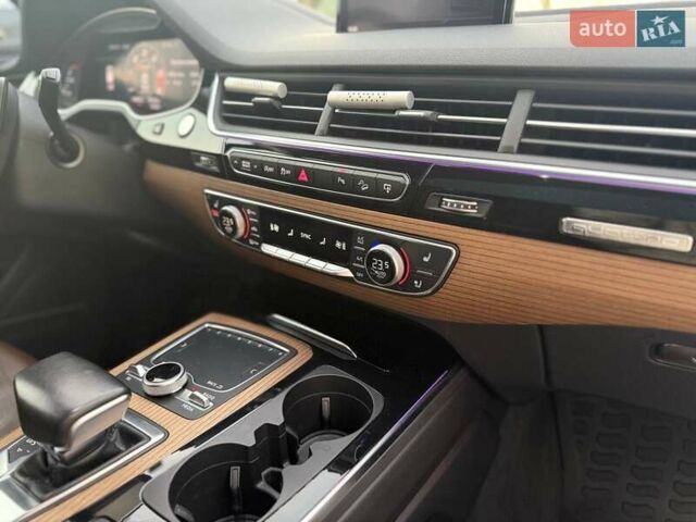 Серый Ауди Ку 7, объемом двигателя 3 л и пробегом 148 тыс. км за 30000 $, фото 25 на Automoto.ua