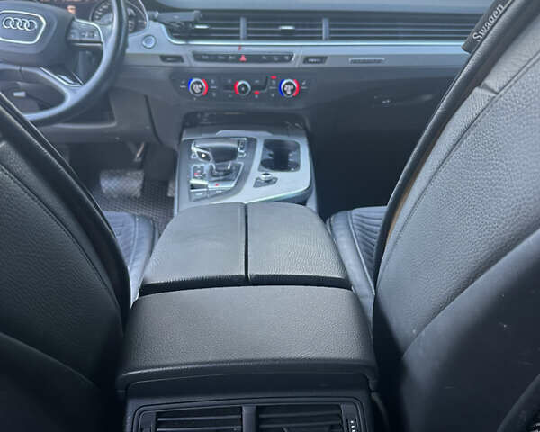 Ауди Ку 7 2016 в Житомире на Automoto.ua Серый Ауди Ку 7, объемом двигателя 3 л и пробегом 211 тыс. км за 30700 $, фото 9 на Automoto.ua