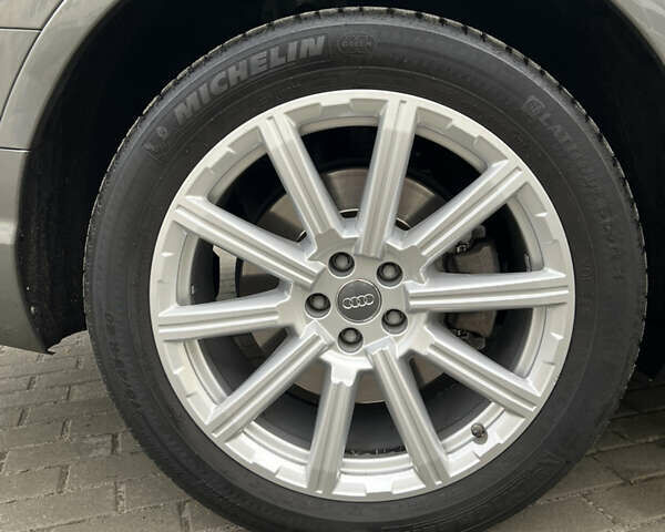 Ауди Ку 7 2016 в Киеве на Automoto.ua Серый Ауди Ку 7, объемом двигателя 3 л и пробегом 124 тыс. км за 25700 $, фото 18 на Automoto.ua