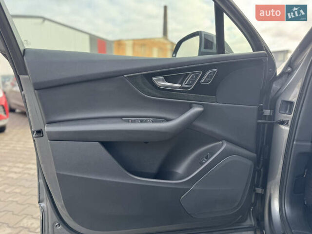 Сірий Ауді Ку 7, об'ємом двигуна 3 л та пробігом 181 тис. км за 23800 $, фото 18 на Automoto.ua