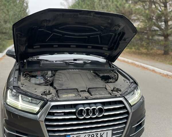 Серый Ауди Ку 7, объемом двигателя 2.97 л и пробегом 230 тыс. км за 39000 $, фото 21 на Automoto.ua