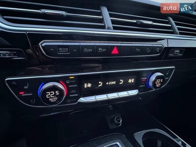 Сірий Ауді Ку 7, об'ємом двигуна 3 л та пробігом 216 тис. км за 21900 $, фото 44 на Automoto.ua