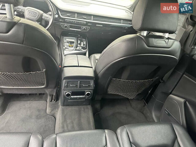 Серый Ауди Ку 7, объемом двигателя 3 л и пробегом 99 тыс. км за 29000 $, фото 7 на Automoto.ua